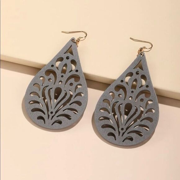 Laser Cut Wooden Earrings - Picture 1 of 3